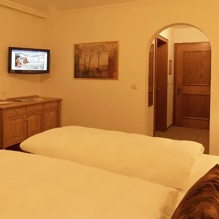 Gallus בית הארחה לך אם ארלברג